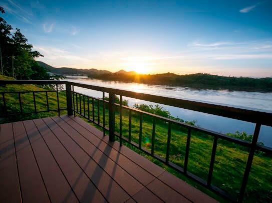 Chiang Klong Riverside Resort Chiang Khan Exterior foto